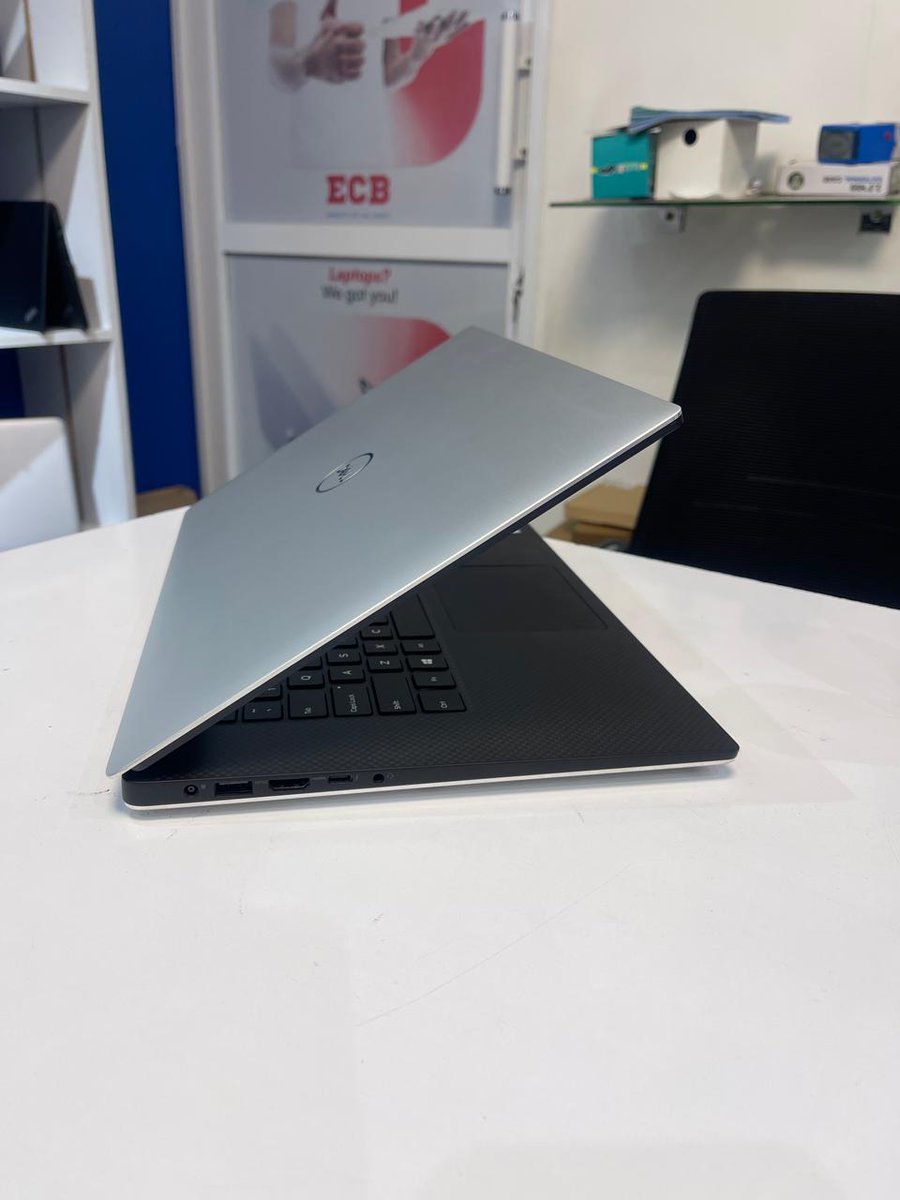 osoroKE's tweet image. What are you selling today?
For only 70,000 you can get this Dell precision 5540.
-15.6 inches
-Core i7-9th Gen
-32GB RAM
-512GB SSD
-4GB NVIDIA quadro T1000 graphics card
Gift: Bag+Wireless Mouse
📞0717040531
📍Iconic Business Plaza 3rd Floor T12
🌐ecbtechkenya.com