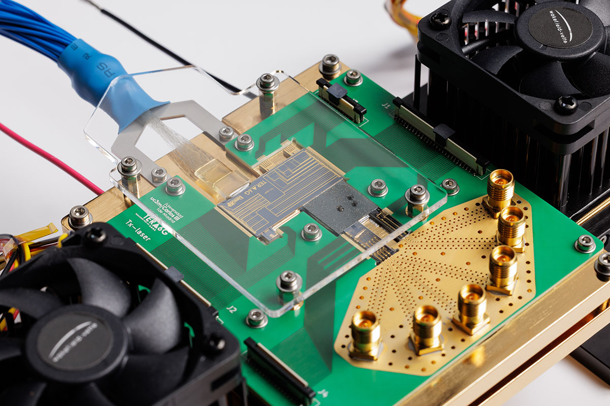 PHIX_Photonics's tweet image. Happy #DayofPhotonics!

Photonics connects, measures, computes, and senses the world around us. Often invisibly, but always powerfully!

PHIX is proud to be part of this rapidly growing industry. Let’s keep shaping the future together!

@DayPhotonics #teamwork #chipindustry