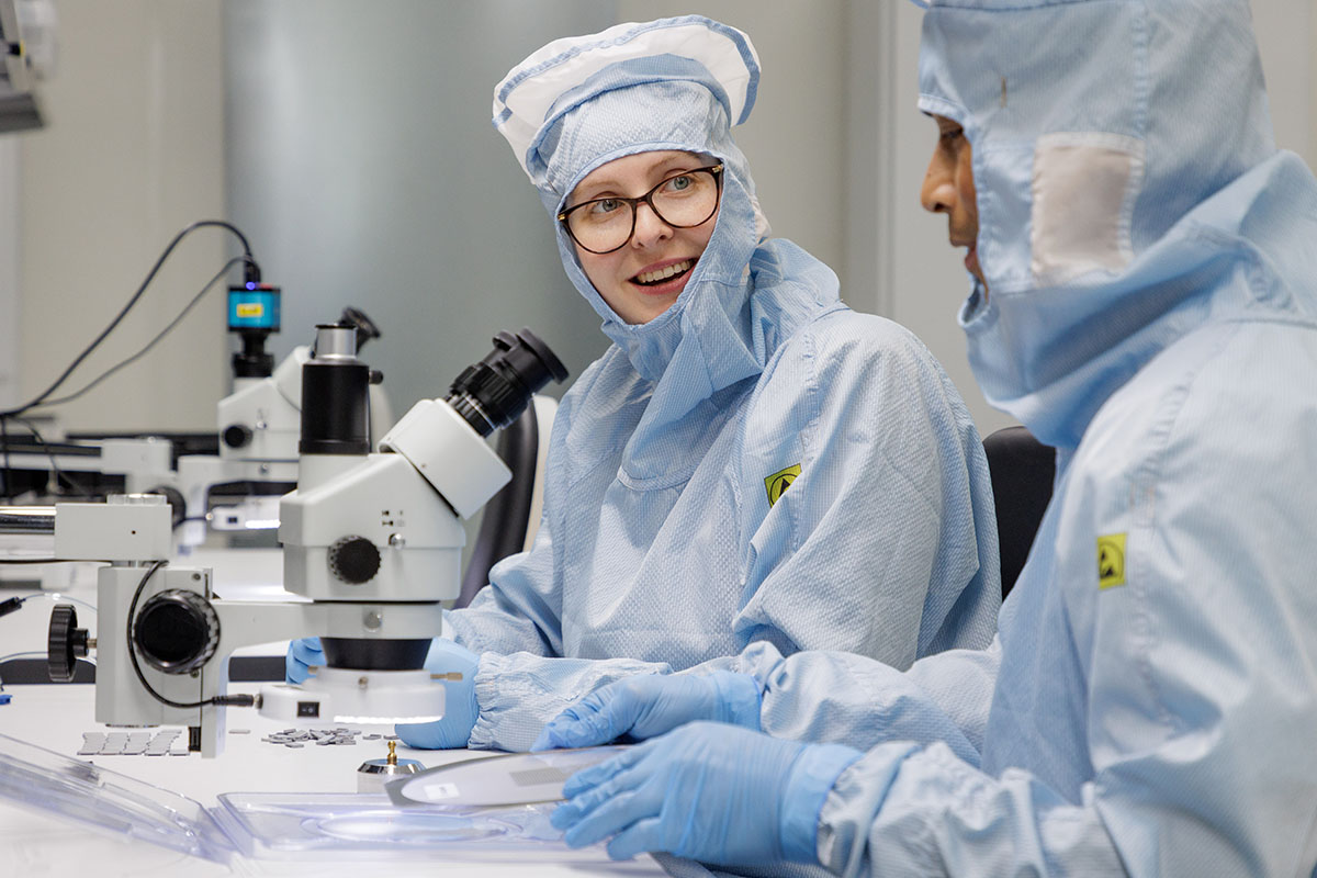 PHIX_Photonics's tweet image. Happy #DayofPhotonics!

Photonics connects, measures, computes, and senses the world around us. Often invisibly, but always powerfully!

PHIX is proud to be part of this rapidly growing industry. Let’s keep shaping the future together!

@DayPhotonics #teamwork #chipindustry