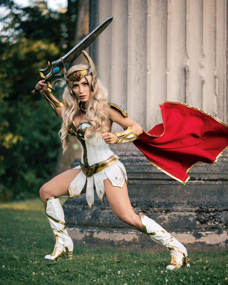MundoMasters's tweet image. ¡Tremendo cosplay de She-ra de @lisamancinerh !
¡Por el Honor de Grayskull!
¡Buenos días a todos!