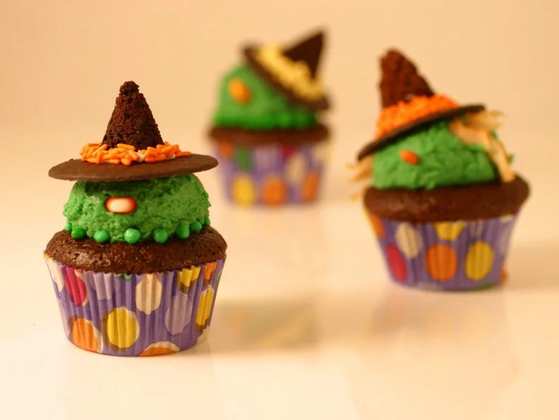 NicolesChoice1's tweet image. HALLOWEEN CUPCAKES Too Cute to Eat (3)
- Wicked Witch
- Monster Mouth
- Devil's Food
- Ghouly Ghosts &amp;amp; Goblins

#halloweencupcakes #halloween #cupcakes #halloween2025 #desserts #halloweendesserts
