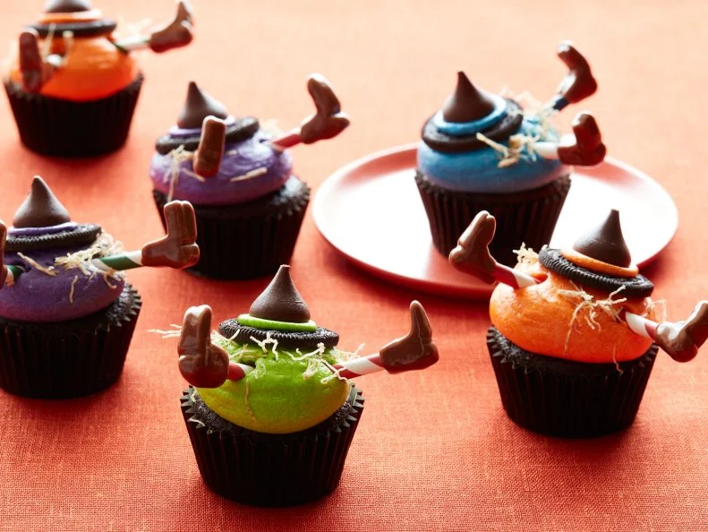 NicolesChoice1's tweet image. HALLOWEEN CUPCAKES Too Cute to Eat (2)
-Witch Crash Cupcakes
- Candy Corn Hi-Hat
- S'mores Monster Cupcakes
- Brain Cupcakes

#halloweencupcakes #halloween #cupcakes #halloween2025 #desserts #halloweendesserts