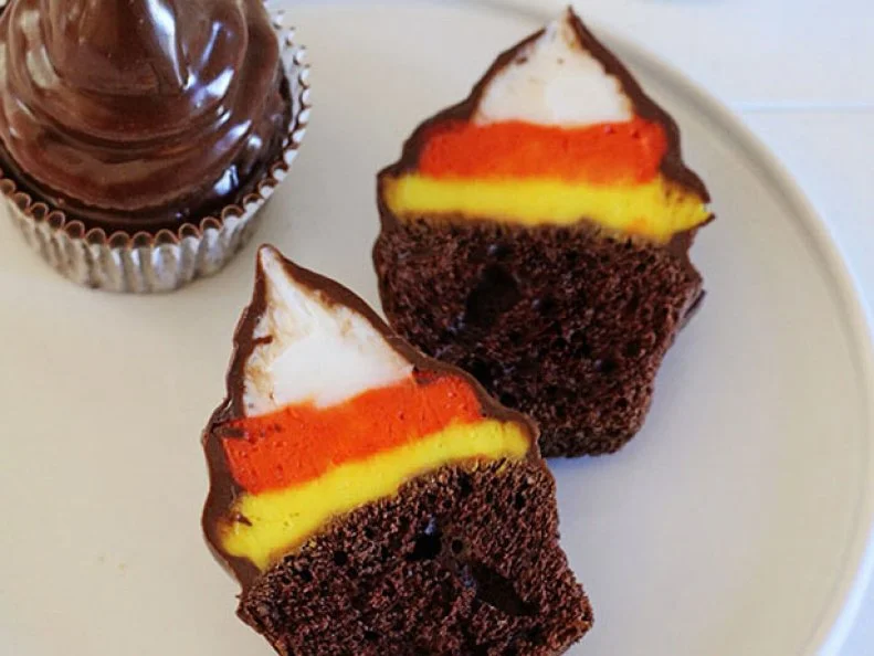 NicolesChoice1's tweet image. HALLOWEEN CUPCAKES Too Cute to Eat (2)
-Witch Crash Cupcakes
- Candy Corn Hi-Hat
- S'mores Monster Cupcakes
- Brain Cupcakes

#halloweencupcakes #halloween #cupcakes #halloween2025 #desserts #halloweendesserts