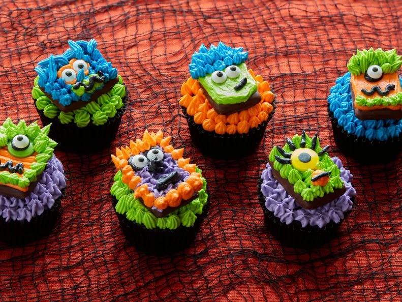 NicolesChoice1's tweet image. HALLOWEEN CUPCAKES Too Cute to Eat (2)
-Witch Crash Cupcakes
- Candy Corn Hi-Hat
- S'mores Monster Cupcakes
- Brain Cupcakes

#halloweencupcakes #halloween #cupcakes #halloween2025 #desserts #halloweendesserts
