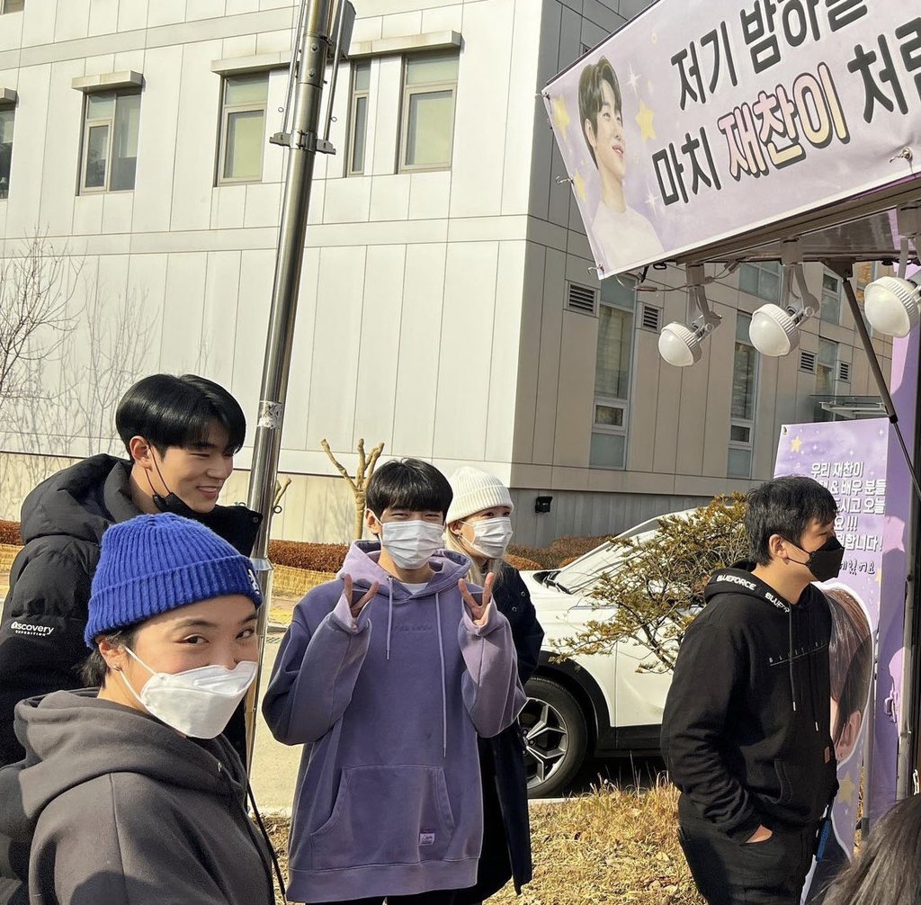 angelmon_Pp's tweet photo. 이 사이에 
5년이라는 시간이 있어 https://t.co/long8KEcsE