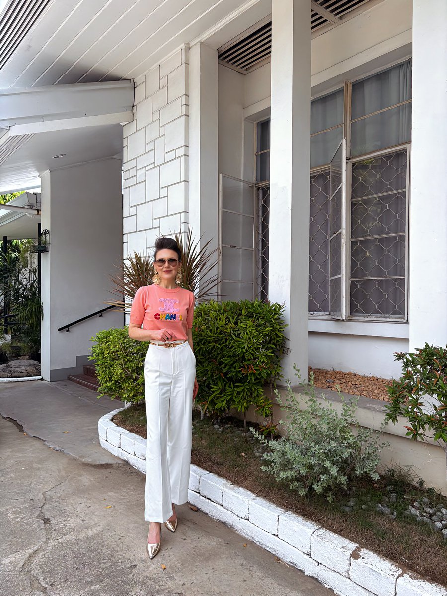 johayesjourno's tweet image. An absolute joy &amp;amp; honour to speak to the students at the Banilad Centre for Professional Development, in Cebu City, Philippines, today.

‘Dignity, Virtue &amp;amp; Professional Etiquette”.

#etiquette #goodmanners #workplaceprotocol #protocol #education #philippines