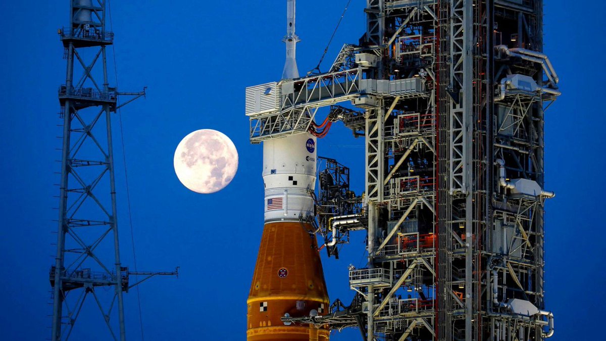 🚨🇺🇸 SEC. DUFFY FLOATS PLAN TO BRING NASA UNDER TRANSPORTATION

Transportation Secretary Sean Duffy has been quietly meeting with Republican senators about a major shake-up, bringing NASA under the Department of Transportation. 

The idea would end NASA’s six-decade run as an