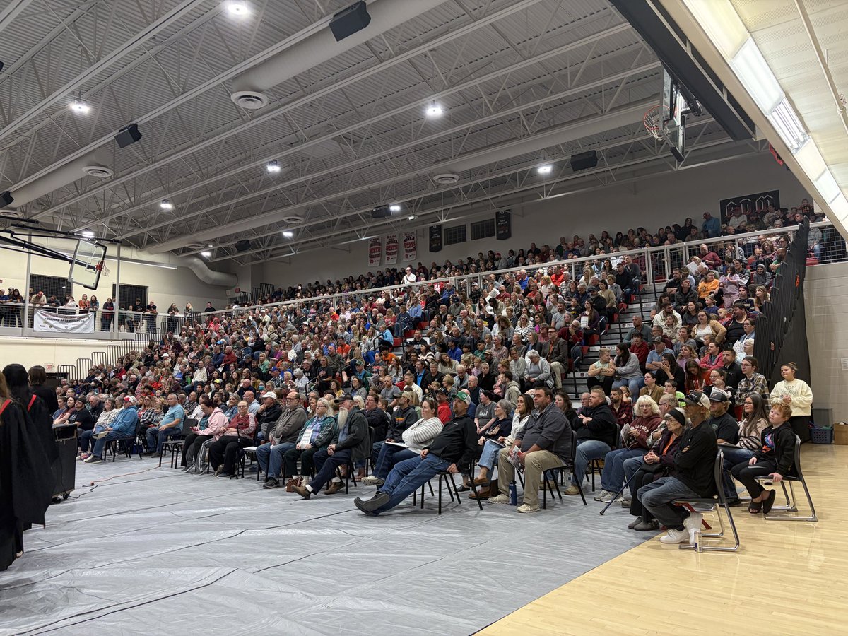 We had an INCREDIBLE crowd tonight for our annual 6-12 concert! Thank you to everyone for coming! 🍦🎶