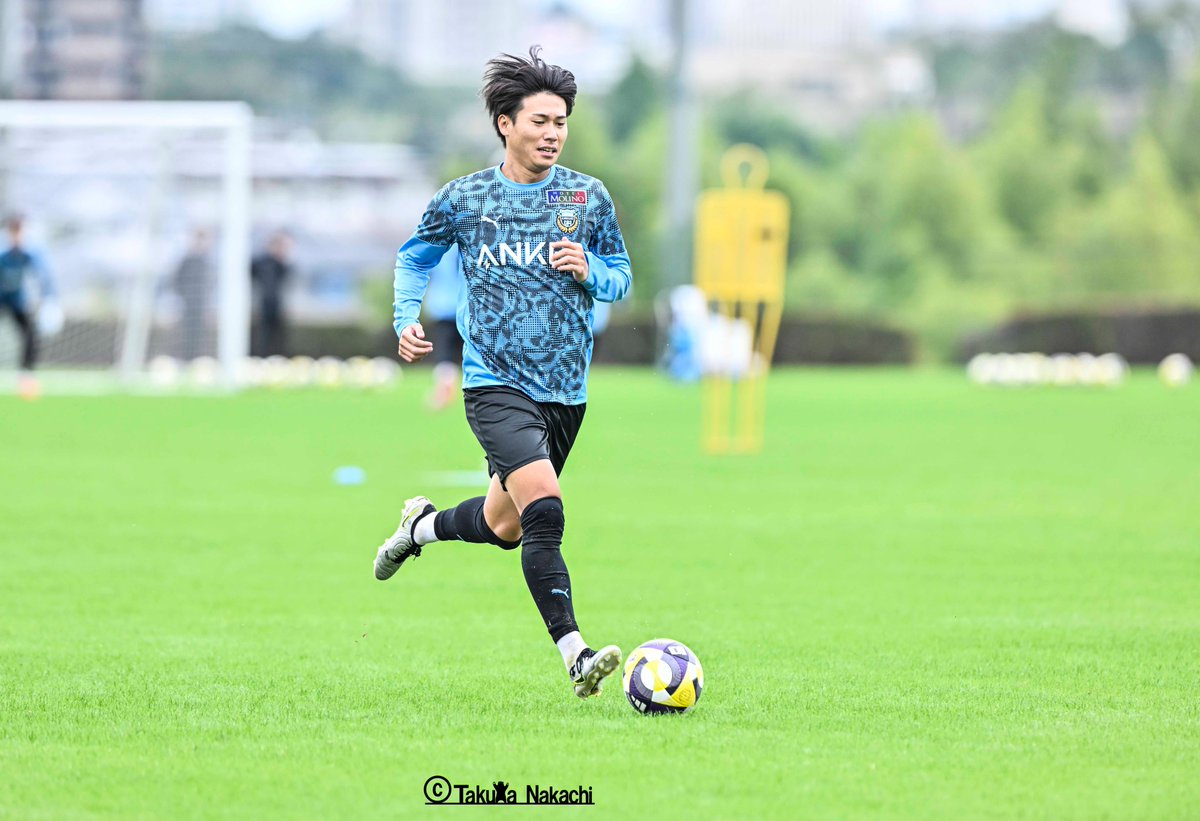 ikinikuishiro's tweet image. ＃川崎フロンターレ ＃車屋紳太郎 選手が完全合流しました！
1：笑顔を見せ、
2：ジャンプも問題なく、
3：メニューを消化し、
4：最後のスプリントメニューも！
全体練習後には居残りトレーニングも最後までこなし、クラブハウスに上がってくるのは神橋良汰選手ら若手２人と最後のタイミングでした！