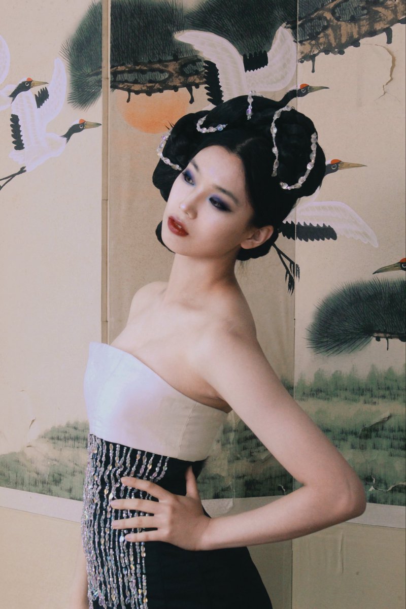 mindam_'s tweet image. 여러분 오늘 한복의 날인거 알고 계신가요!??
인용으로 여러분의 이쁜 한복사진 자랑해주세요!!

3: 파란색한복@ganu25806 
#2025한복의날 #한국풍 #한복