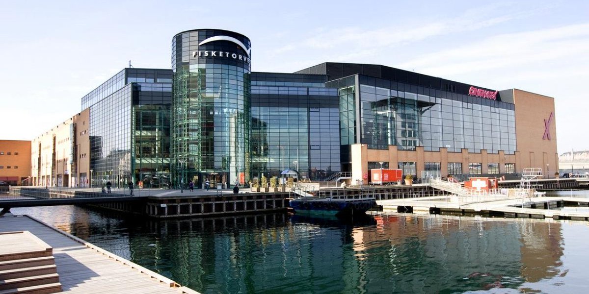 Toob_Alers's tweet image. Goedemorgen ☕️ 

Vandaag aan tafel met Herman Kok voor de verkenning van de Kern studiereis 2026 🇩🇰🇸🇪

Week 39 → Kopenhagen &amp;amp; Malmö: van Strøget tot Værnedamsvej, van Torvehallerne tot URW’s vernieuwde mall.
Retail next level 🌍 

#Kern #Retail #Kopenhagen #Malmö