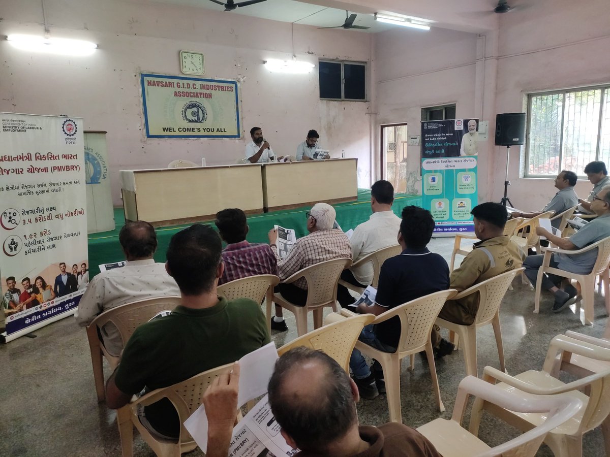 Snapshots of historic #PradhanMantriViksitBharatRozgarYojana awareness workshop organised by EPFO, Ministry of Labour and Employment at Navsari GIDC Industries Association, Gujarat.