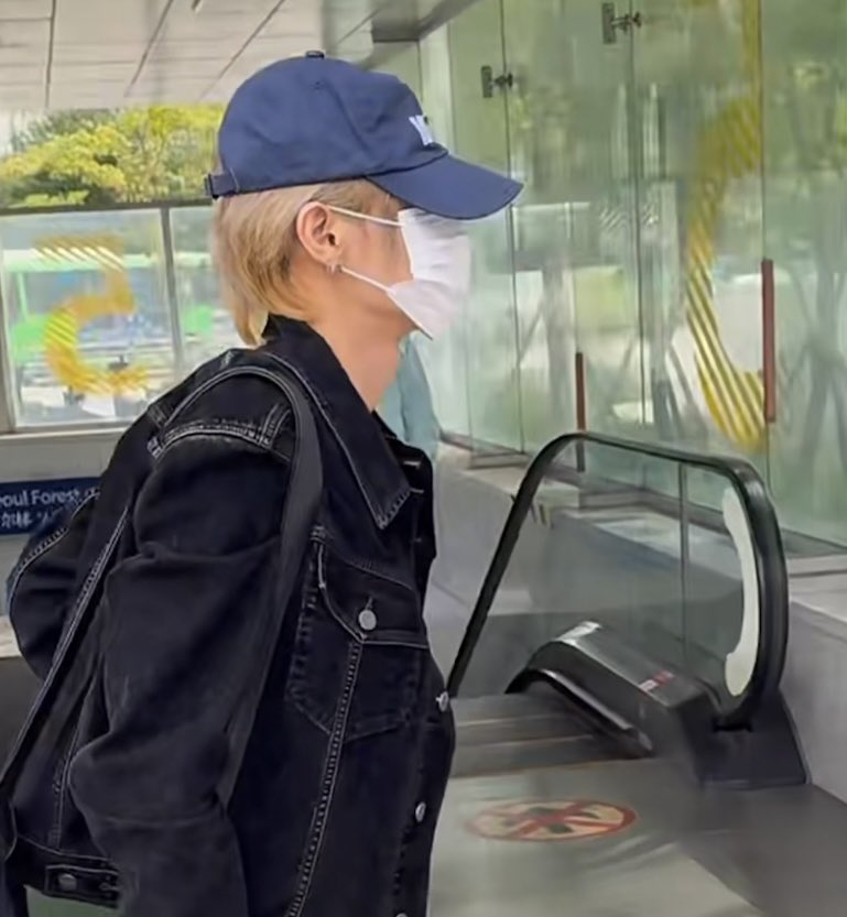 WONBIN DYED HIS HAIR BLONDE.