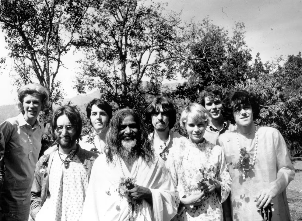 El gurú que estafó a Los Beatles
#Meditación #Budismo #NewAge
En la década de los 60 del siglo pasado, como muchos jóvenes de su época, John Lenon, Ringo Starr, Paul McCartney y George Harrison también exploraban nuevas formas de #espiritualidad. Eran años de un movimiento