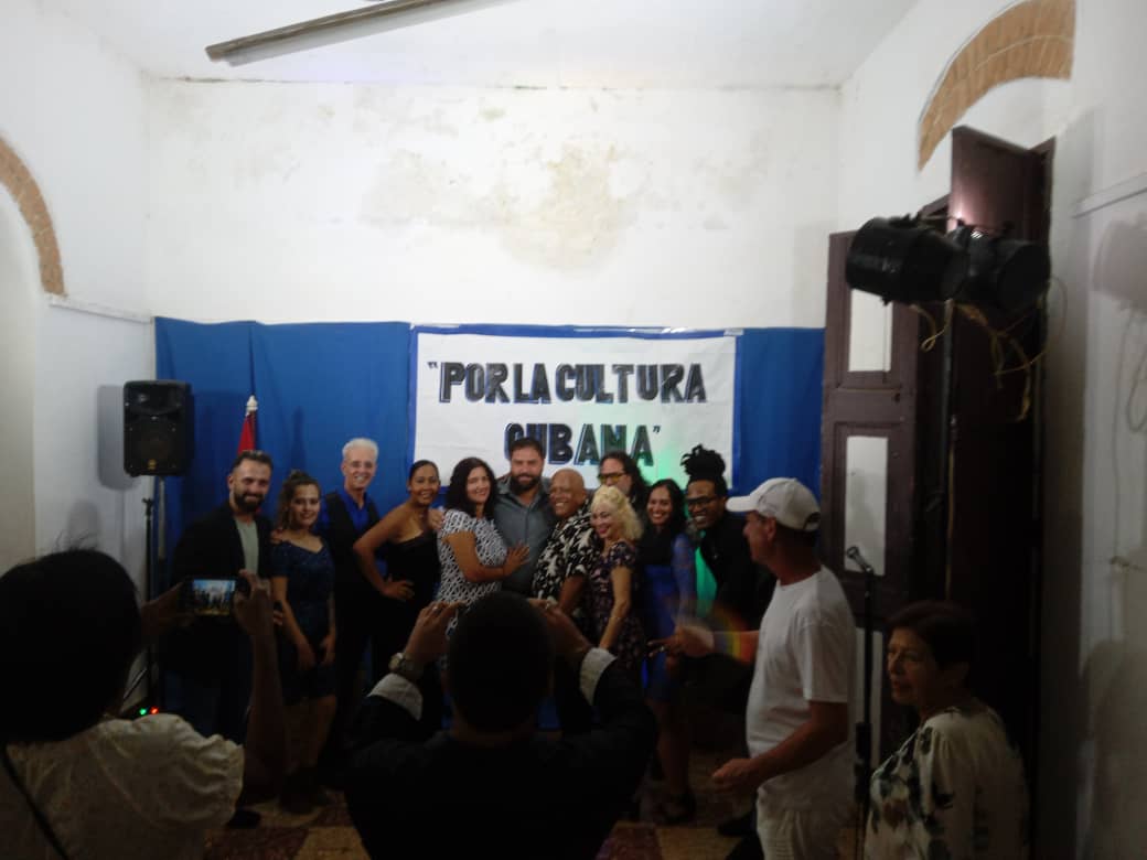 Borrego8Helen's tweet image. 👉Se efectuó en presencia de las máximas autoridades de Güira de Melena, la Gala de Tradiciones por la Jornada de la Cultura Cubana.🇨🇺✨💯❤️👏
#PoderPopular
#ArtemisaJuntosSomosMás