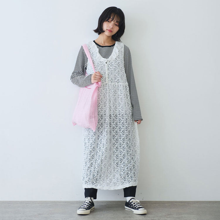 \ ZOZOTOWN /

特別にレースで編みたてた《ラッセルレース》
福井のレース屋さんで編み立てていただいたラッセルレース。経編の編物をジャガードでコード刺繍風に編み込んでいます。
zozo.jp/shop/bulledesa…

#ビュルデサボン