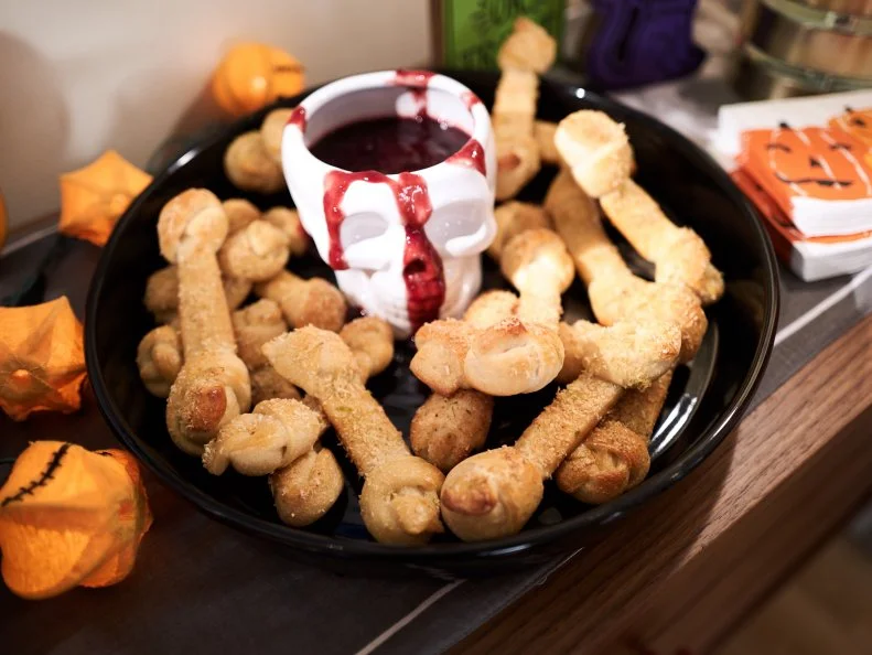 NicolesChoice1's tweet image. HALLOWEEN DESSERTS for a Great Party (12)
- Coconut Bones with "bloody" raspberry dipping sauce
- No-Bake Strawberry Cheesecake Brain

#coconut #raspberry #strawberrycheesecake #cheesecake  #halloweendesserts #halloween #halloween2025 #desserts