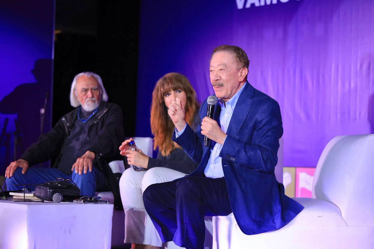 En la Feria Internacional del Libro del Zócalo de la CDMX, junto con el filósofo y ensayista Armando Bartra y la antropóloga Consuelo Sánchez, abordamos comparativamente la situación política de América Latina y México. En ese marco, se destacó el proceso de la 4T, abarcando el