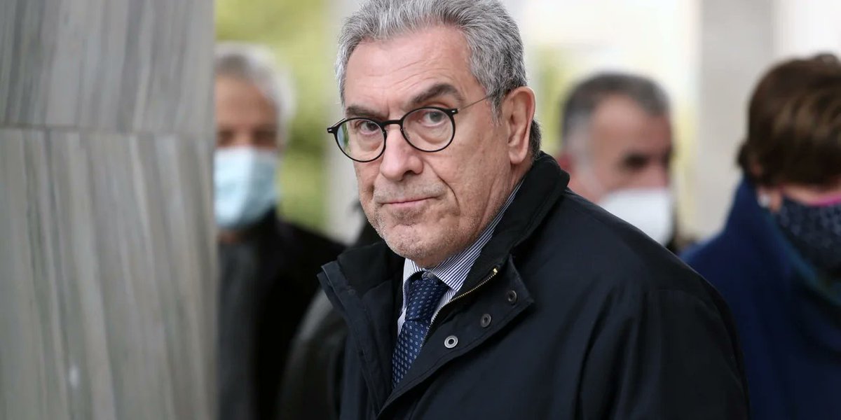 Ο Μπακαΐμης, βάσισε τη Δικογραφία του εγκλήματος των Τεμπών, επάνω σε τρία video, που κατατέθησαν ετεροχρονισμένα και που ο κομιστής αυτών, αρνείται να έρθει στο Δικαστήριο και να αποδείξει τη γνησιότητά τους.