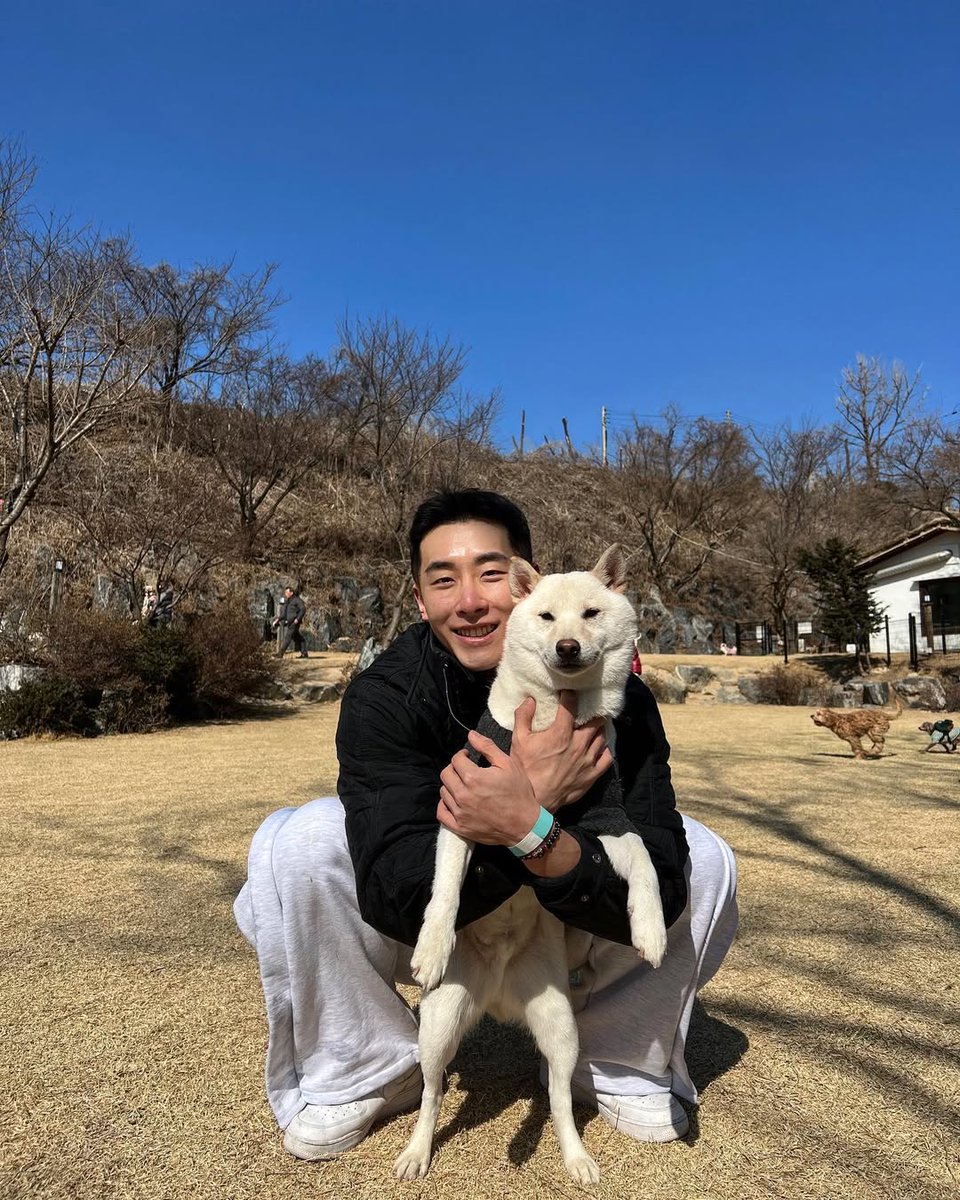 愛犬とお散歩デート🌿今日もかわいさ全開✨