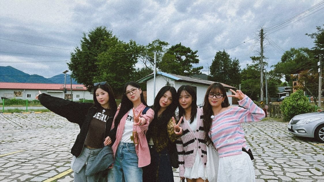 apink_scheduler's tweet image. [🗓️]
2025년 10월 24일 (금)

✅ M2 Youtube '에이핑크의 이멤버 리멤버‘
⏰ 5PM ~
💖 에이핑크

✅ 30살 전남, 20살 청사 도민의 날 생일파티
📍 전라남도 무안군 삼향읍 오룡길 1 전남도청 앞 특설무대
⏰ 6:30PM ~
💖 초롱 보미 남주 하영

#에이핑크 #Apink
#박초롱 #윤보미 #정은지 #김남주…