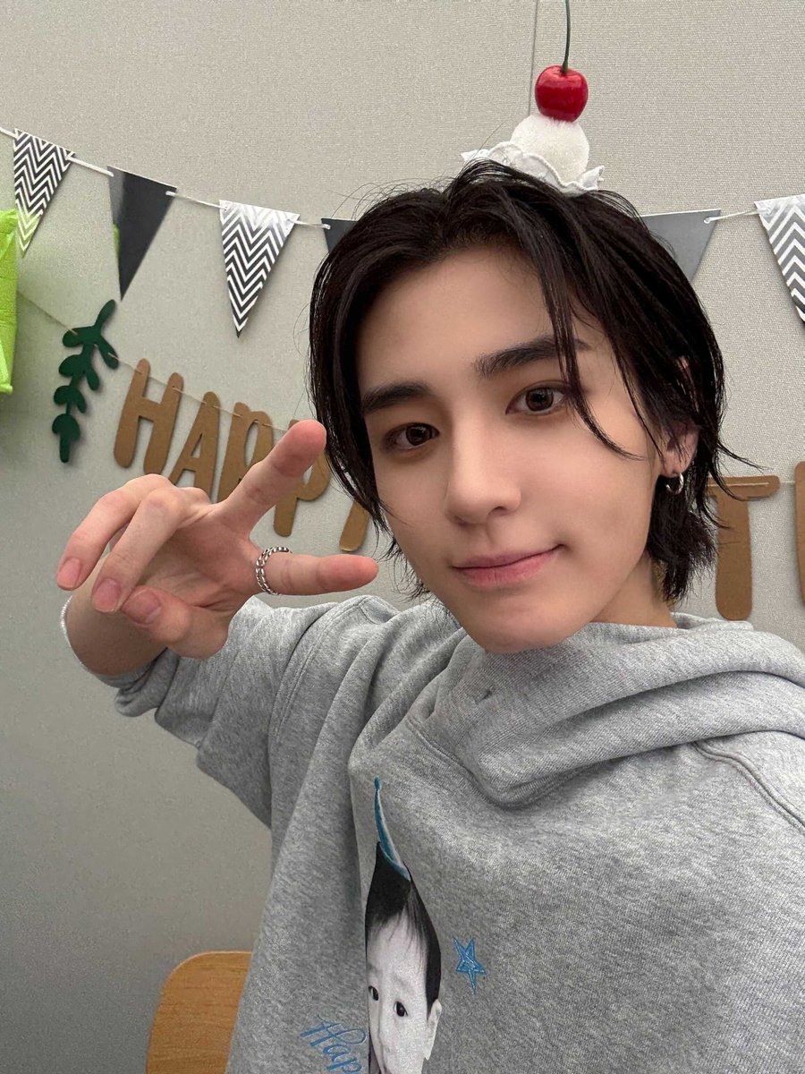 #LEEHAN weverse update

#BOYNEXTDOOR