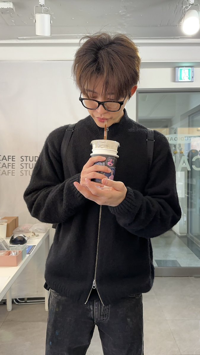 Kim Hanbin in casual dress, wearing specs, and barefaced are my faves. My nerdy boy❤