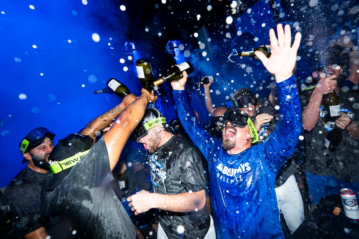 BlueJays's tweet photo. POOOOOOUR ME 

POUR ME ANOTHER ROUND 🍻 #WANTITALL https://t.co/RjoOHzrt9t