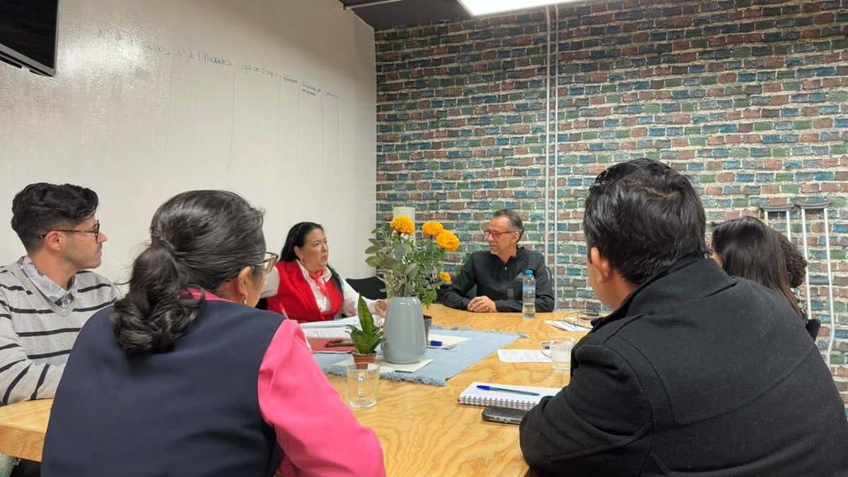 Un honor recibir a la Titular del Sistema Nacional DIF, <a href="/MRocioGP/">María del Rocío García Pérez</a> 

Platicamos de cómo los PILARES se han convertido en un motor de transformación, donde la educación, cultura y el deporte abren caminos de esperanza y demuestran que cuando una comunidad aprende y se une, todo es