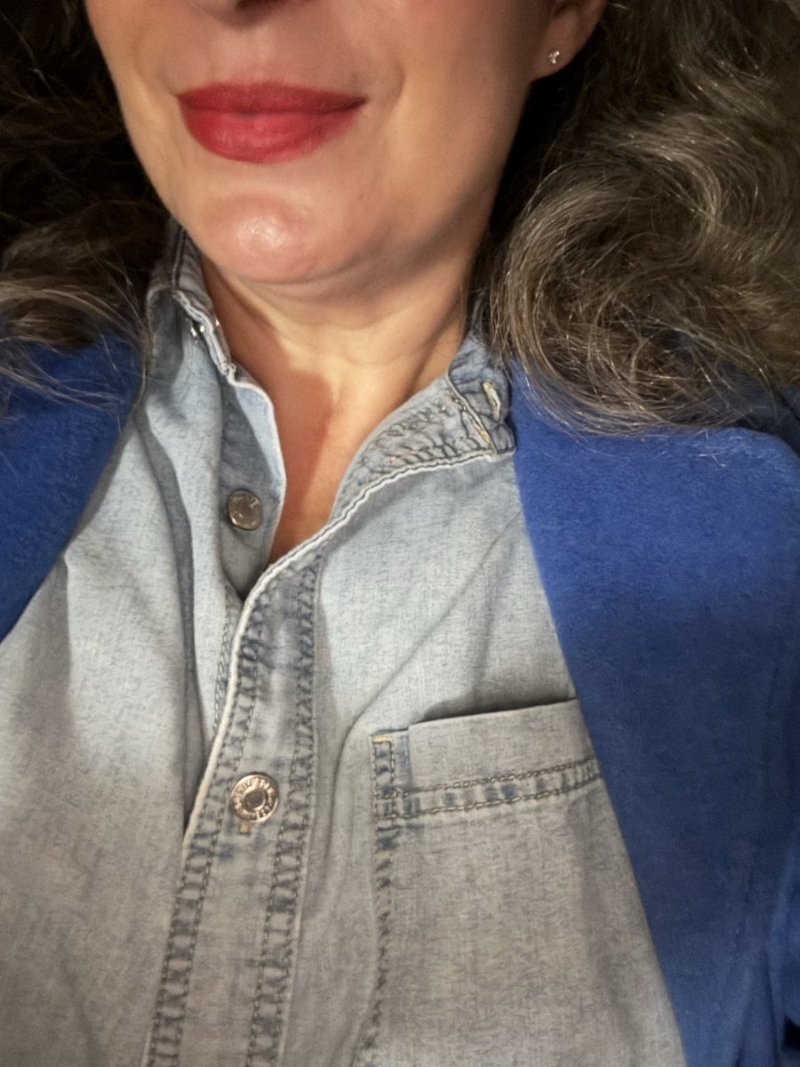 ArtoisLibra's tweet image. #workinglady #dressedforsuccess Nach dem gestrigen eher unerquicklichen freien Tag geht es zurück ins Büro - stelle mich auf das übliche Gejammere ein und spüre schon jetzt meinem Rücken - dem ich allerdings nachmittags auf der heißen Matte zuleibe rücken möchte. 😋