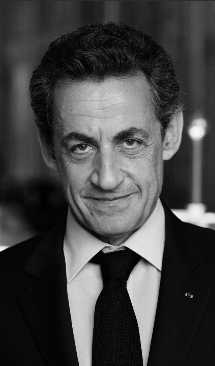 CotrelSteph's tweet image. Stupéfaite et révoltée.
Assister, impuissante, à la mise sous écrou d’un ancien Président de la République est une honte pour notre pays.

Nicolas Sarkozy est présumé innocent, et pourtant on le traite comme un coupable.
Où est passée la justice équitable ?
Où est la France du…