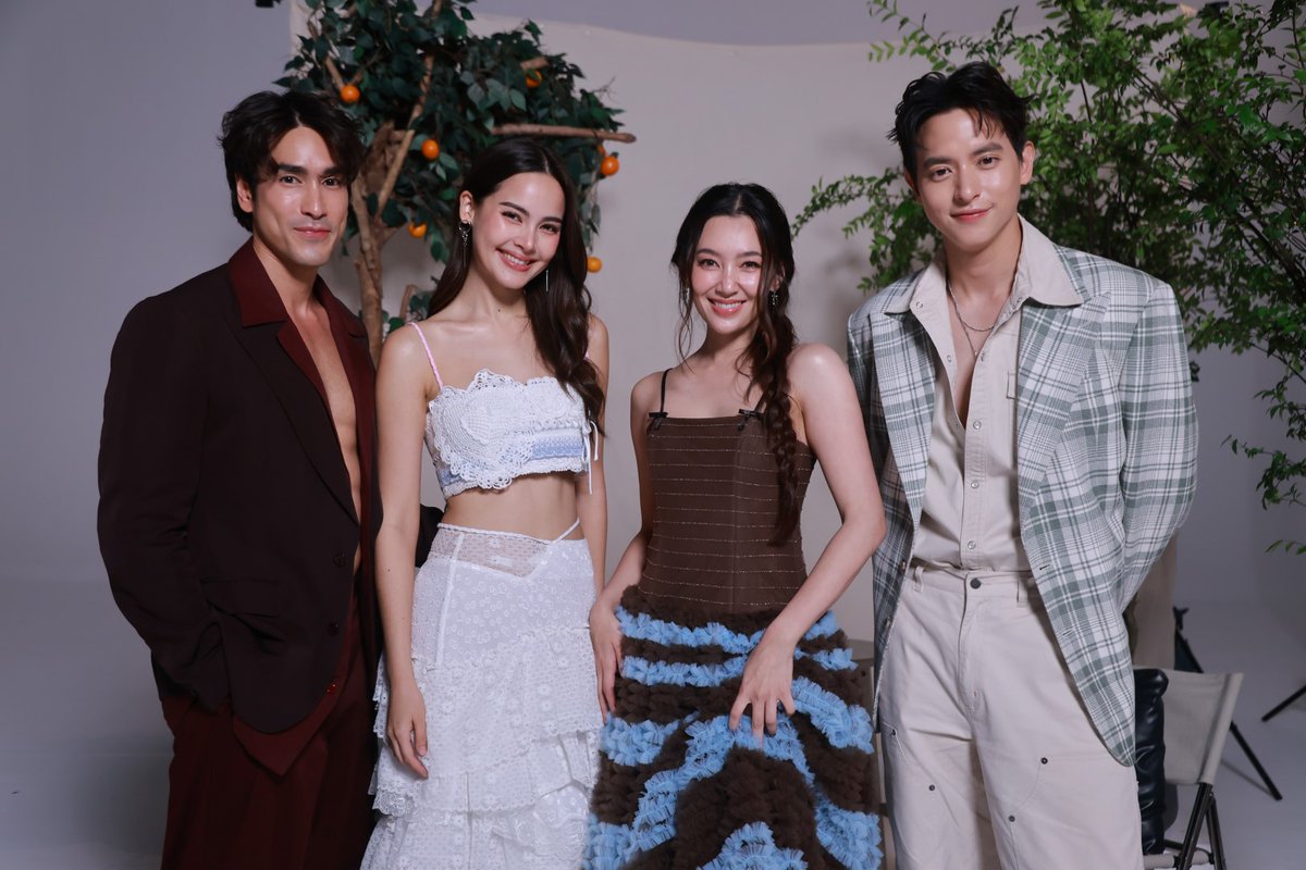 Ch3Thailand_33's tweet photo. เก็บภาพเบื้องหลังการถ่ายปฏิทินช่อง 3 ปี 2569 มาฝากแฟนๆ
เริ่มกันที่เดือนมกราคม เริ่มต้นปีไปกับเหล่าซุปตาร์อย่าง #ณเดชน์ #ญาญ่าอุรัสยา #เบลล่าราณี #เจมส์จิรายุ
เตรียมเป็นเจ้าของกันได้ เร็วๆ นี้ #ปฏิทินช่อง3ปี2569

ดูภาพเพิ่มเติมได้ที่ : Facebook Ch3Thailand https://t.co/ZgqxyBCLo8