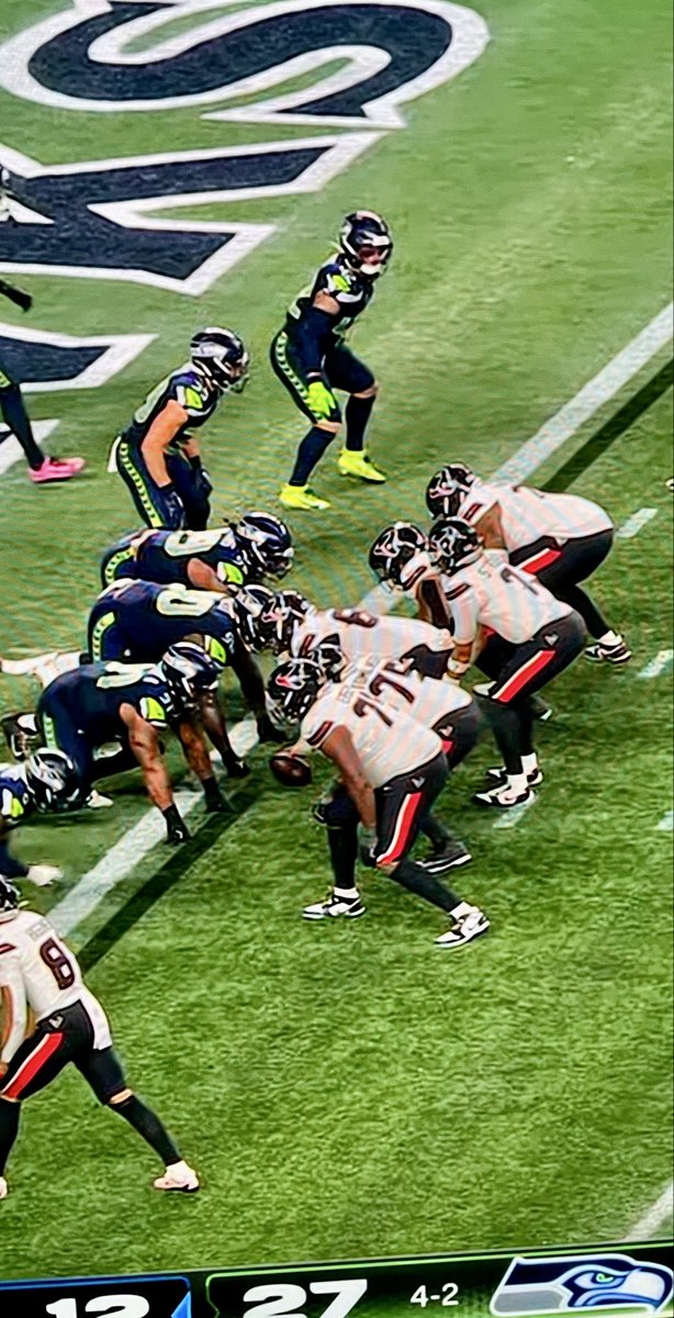 2 straight pass plays from this close

Seattle’s run defense is dominant

(proving once again how much of an edge the Eagles tush push is vs these teams who have no clue what to call in short yardage) 