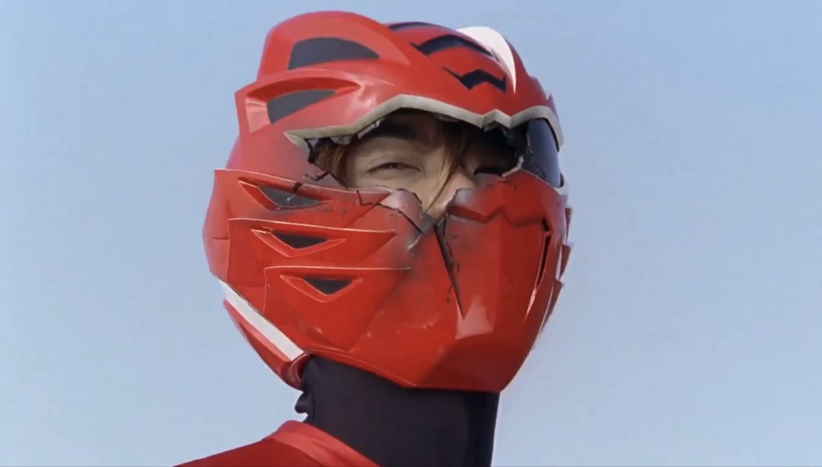 banjouslefttoe's tweet photo. broken helmet… so cool… https://t.co/HjWQB6lKmv