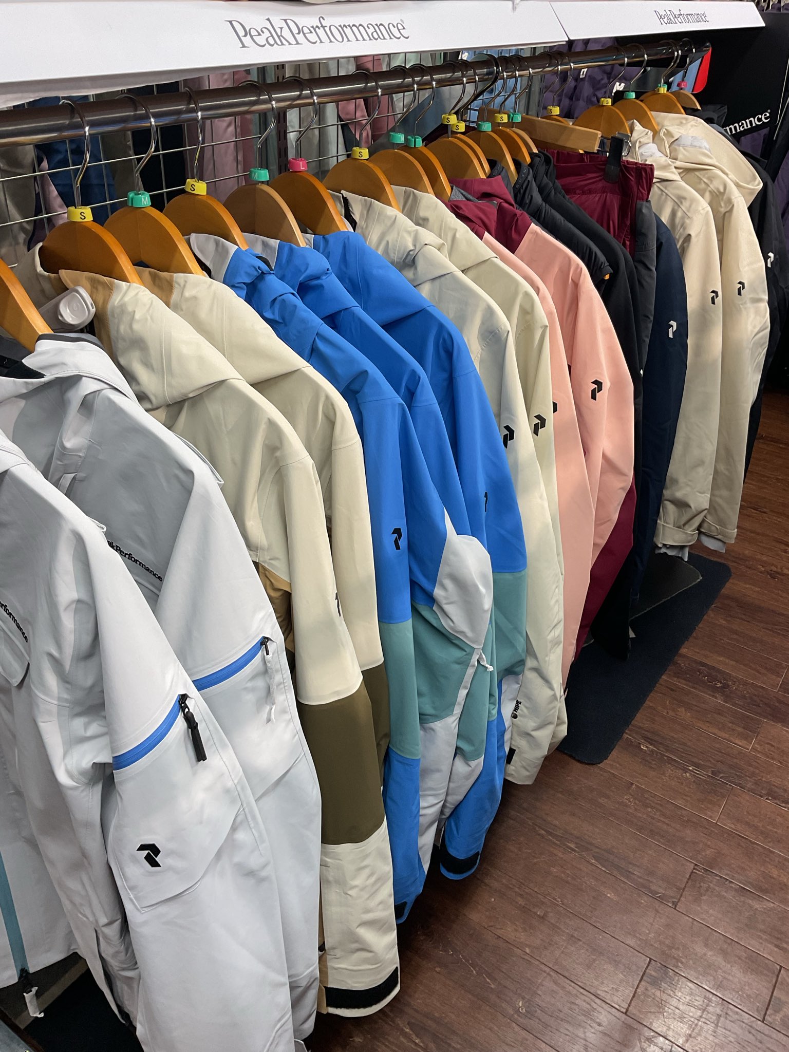 石井スポーツ 神田本館 on X: 