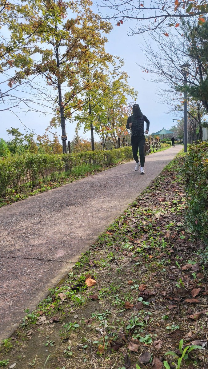 ㅋㅋ 뛰는건지 걷는건지 모르겠네요!