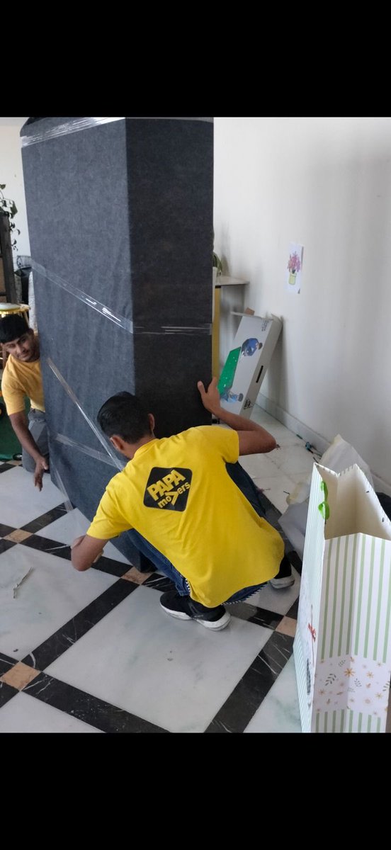 PAPA Movers &amp; Storage Services 

✅PROFESSIONAL UAE MOVERS 
✅UAE MOVING COMPANY 
✅RELOCATION SERVICES 
✅PICK UP AND DROP OFF DELIVERY 
✅STORAGE UNIT 
✅DEEP CLEANING 
✅WALL PAINTING 

Call &amp; WhatsApp: 0523426899