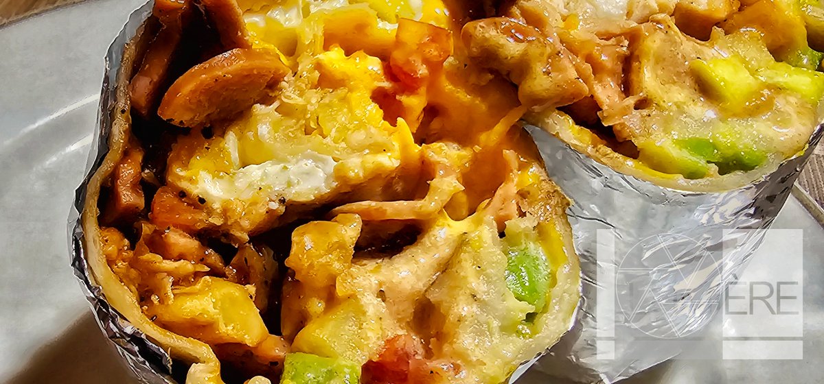 FOODSpectral's tweet image. grilled chicken burrito.. with lots of add ons turned out to be pretty darn good.. 

#burrito #chickenburrito #grilledchicken #foodphotography #Foodie