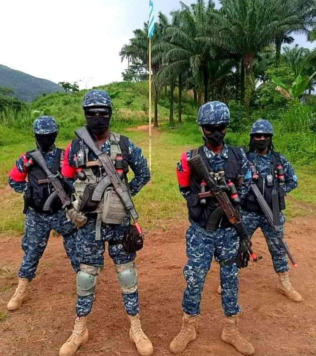 amba_newsline's tweet image. Election #Cameroun: Let me be clear on this issue. The arms that Ambazonia soldiers are #providing to desperate Camerounians along the border between #Cameroun and #Ambazonia for Camerounians to defend #themselves from ruthless Cameroun armforces trained by US special forces are