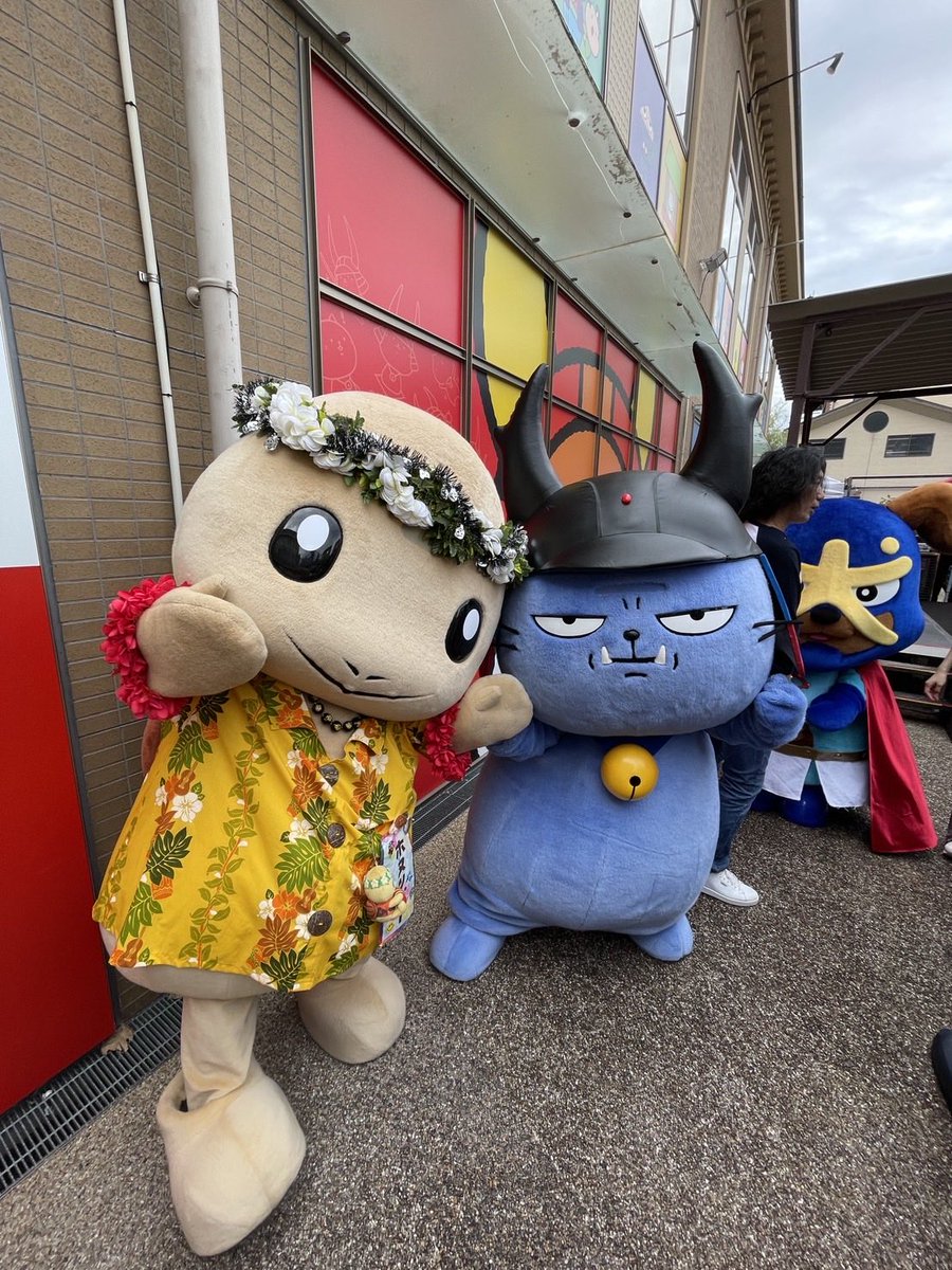 アロハッピー #わるにゃんこ将軍 と悪だくみウッシッシ🎶 そんな彦根からあっという間に火曜日ッピね〜 このスピードだと気がつけば年越し⁉️笑笑  今年も残り70日！ 元気に楽しんでいこうッピね〜 #ご当地キャラ博2025