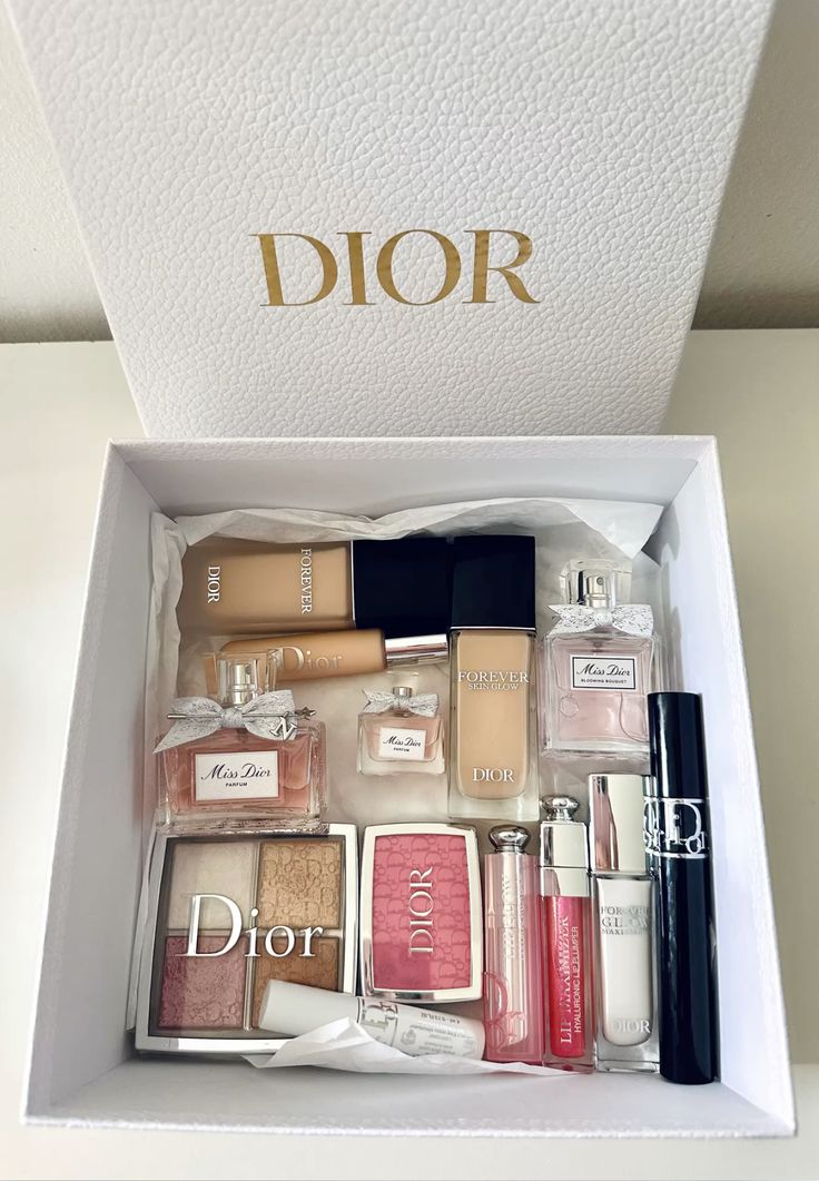 Outfit_Luxy's tweet image. Dior products