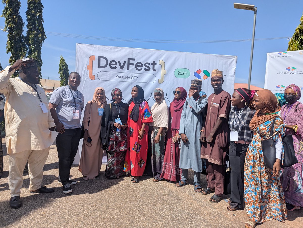 usman4all's tweet photo. Last Saturday I spoke on Leveraging Volunteerism for Professional Development at #DevFestKaduna, citing my personal experience from a volunteer to a Community Manager. 

#DevFest
@gdg_kaduna
@googledevs @googleafrica @Geektutor https://t.co/0v4qFHdr5Q