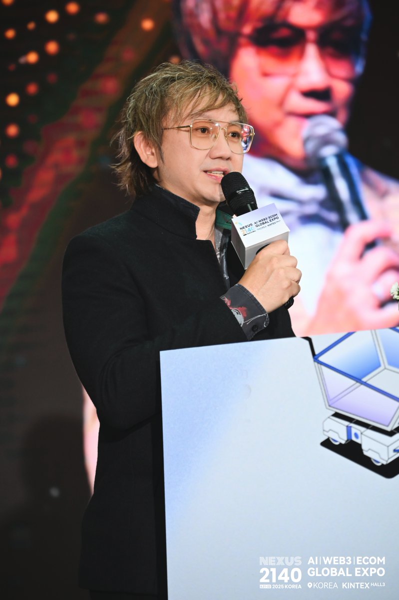 Btcpageant's tweet photo. 🎤 A powerful moment from Nexus 2140, Korea

Our founder Sean took the stage to share the vision behind Ms & Mr Bitcoin International, a global movement connecting blockchain, creativity, and culture.

From Seoul to the world, the message is clear:
The future of pageantry, empowerment, and digital innovation begins on-chain.

#MsBitcoin #MrBitcoin #BlockchainCulture #Web3Movement