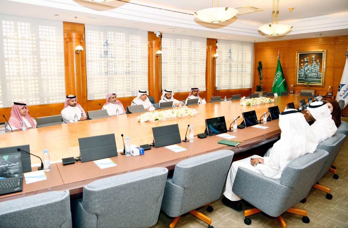 التقى الأمين العام لغرفة الشرقية عبدالرحمن بن عبدالله الوابل، أعضاء المجلس السعودي للقادة بفرع الشرقية ، حيث بحثا أوجه التعاون بين الغرفة ومؤسسة مسك الخيرية