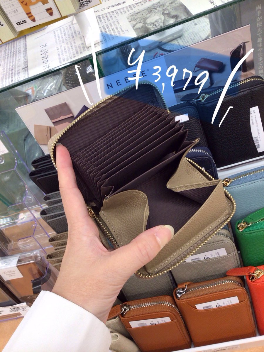 TSUTAYA12745841's tweet photo. コインケース👛ないですか⁉️と
時折お問合せ受けていたので、
価格も機能も嬉しいミニ財布を導入しました✨

手のひらサイズなのに、
なかなかの収納力‼️‼️

#NEESE https://t.co/avXukitpyg