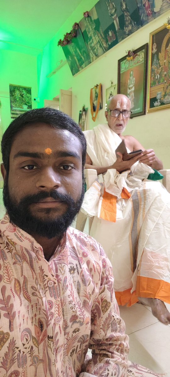 BangariSai's tweet photo. Sri Rangacharyulu Ananthalwar Vamsikulu , 27th Generation at Tirumala
@BangariSai https://t.co/brkMuazEWR