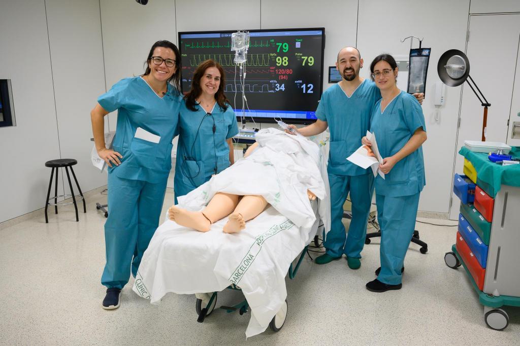 simclinicbcn's tweet photo. ¡Comença la 16a edició del programa de residents d'anestesiologia! 👏 Els nostres R2 han completat la 1° jornada del programa 2025-26 entrenant patologies greus freqüents en la pràctica de l'anestesiologia i la reanimació. 🩺
#Anestesiologia #Formació #SomClínic #SIMCLINIC https://t.co/5MdEc6Jnc9