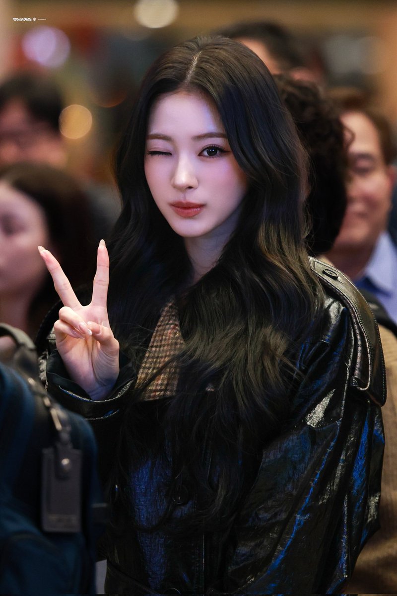 🖤✌🏻 #ANNA #안나 #アンナ #田中杏奈 #MEOVV #미야오 #ミヤオ