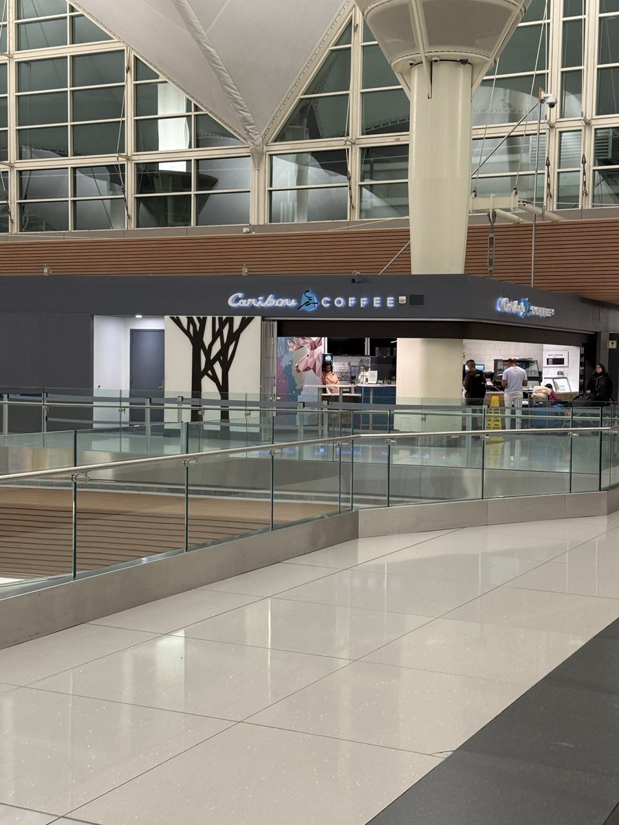 AllLateModels's tweet image. I thought @RealBenShelton and @DustinJarrett were in Denver airport!