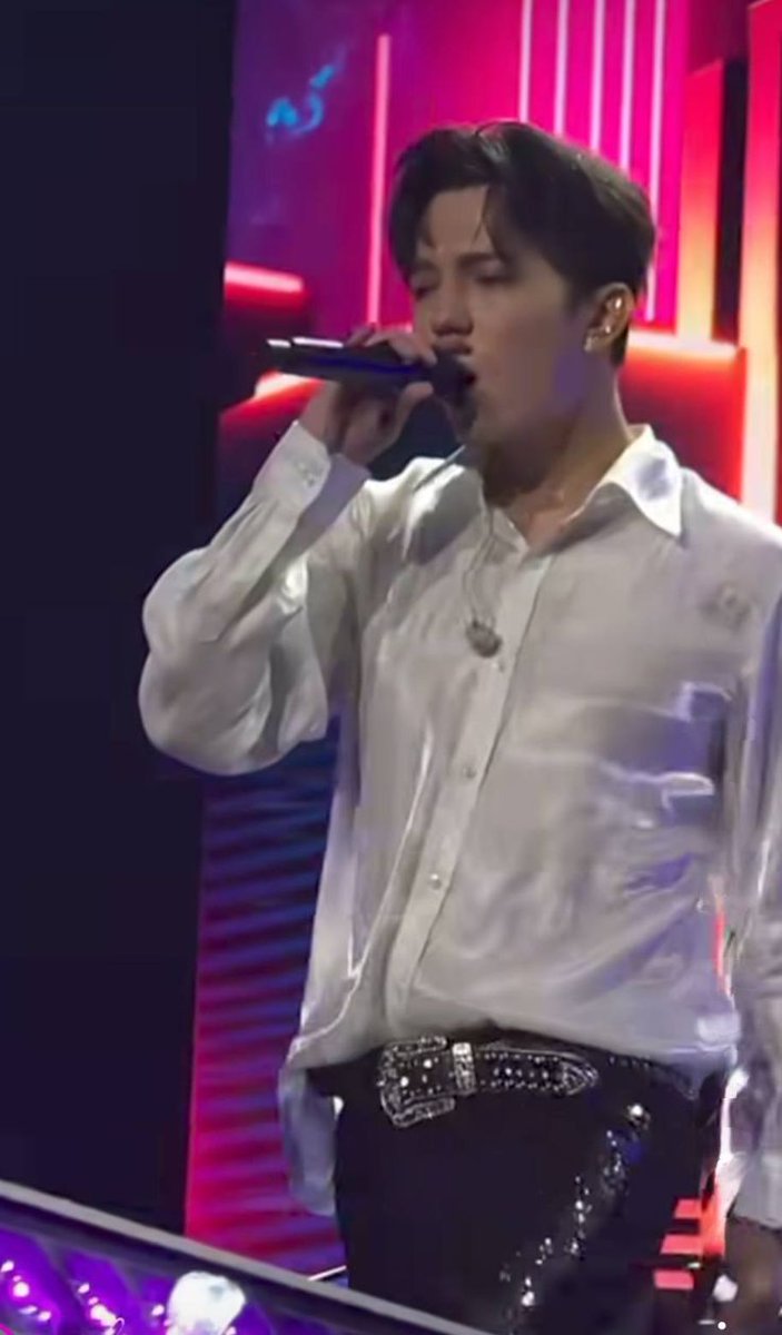 dqrozik3554's tweet image. ¡Cantante única e increíblemente talentosa!  ¡Artista popular del mundo!   ¡Irradia bondad y amor!
CONCIERTO DIMASH EN BARCELONA
#Dimash
DIMASH CONQUISTA EL MUNDO